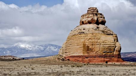 Majestic Church Rock in Utah's Stunning Landscape wallpaper