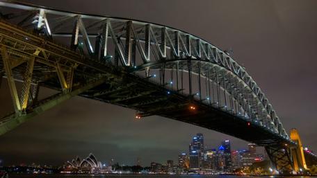 Sydney Harbour Bridge at Night in 4K wallpaper