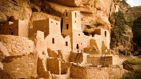 Majestic Cliff Palace in Mesa Verde National Park wallpaper