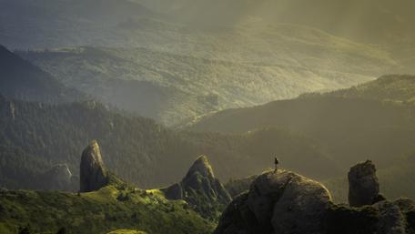 Majestic Mountain Serenity wallpaper