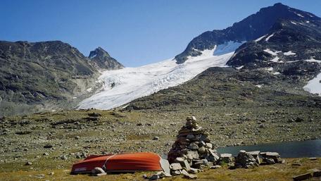 Tranquil Moments in Jotunheimen National Park wallpaper