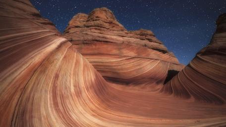 Starry Night Over The Wave wallpaper