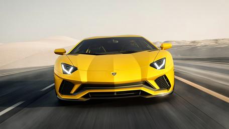 Lamborghini Aventador on a Desert Road Scene in 4K Resolution wallpaper