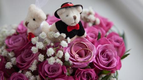 Charming Teddy Bears and Wedding Rings Wallpaper wallpaper
