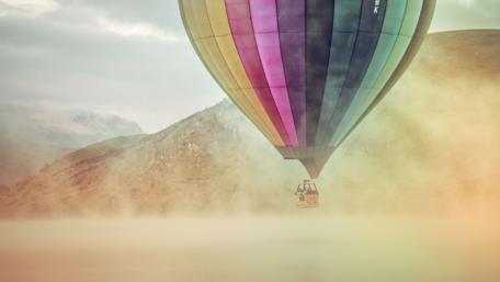 Colorful hot air balloon wallpaper