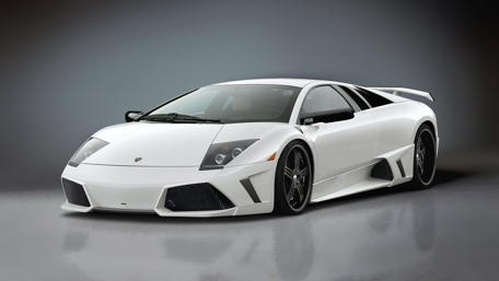 Sleek White Lamborghini for Car Enthusiasts wallpaper