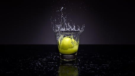 Lemon splash wallpaper
