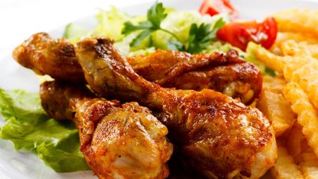 Delicious Fried Chicken Feast in 4K Resolution wallpaper