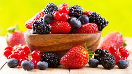 Bountiful Berry Harvest in 4K Clarity wallpaper