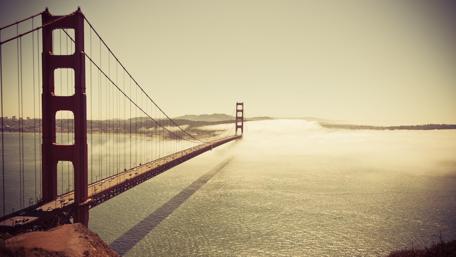 Golden Gate Bridge Shrouded in Fog wallpaper