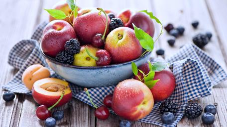 Vibrant Fruit Bowl Delight wallpaper