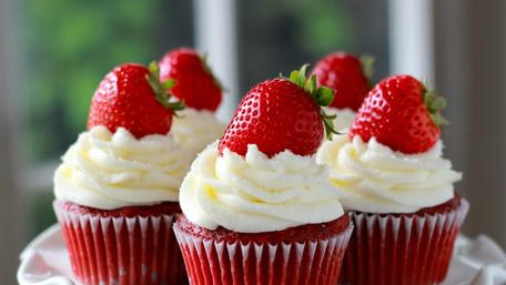 Strawberry Delight Cupcakes wallpaper