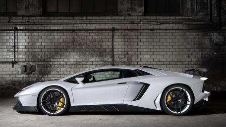 Sleek and Powerful Lamborghini Wallpaper for Car Enthusiasts wallpaper