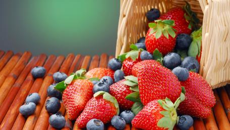 Berry Delight in High Resolution wallpaper