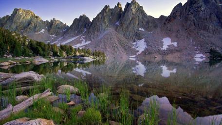 Serene Reflections at Kearsarge Lakes wallpaper