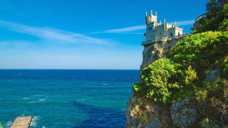 Swallow's Nest Castle wallpaper