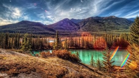 Sunlit Serenity in Banff National Park wallpaper