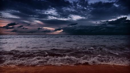 Serene Evening by the Shore wallpaper