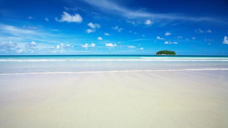 Serene Summer Beach Escape wallpaper