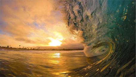 Majestic Sunset Waves Artistry wallpaper