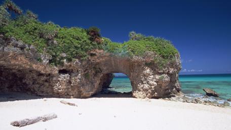 Natural Arch by the Sea wallpaper