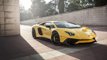 Lamborghini Aventador SV Gleaming under Sunlight wallpaper