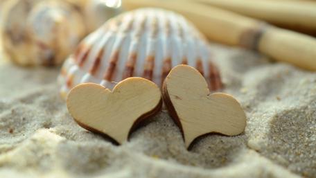 Hearts on the Beach in Serenity wallpaper