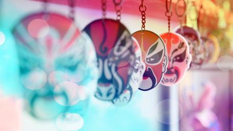 Vibrant Opera Masks for Festive Celebrations wallpaper