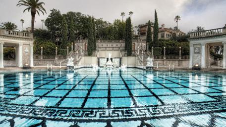Enchanting Poolside View in a Romantic City Setting wallpaper