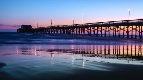 Sunset Serenity at Newport Pier wallpaper