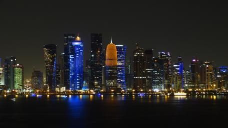 Doha's Electrifying Nightscape wallpaper