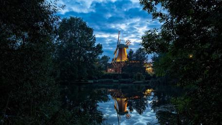 Windmill Serenity at Dusk wallpaper