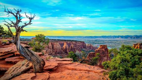 Monument Canyon Sunrise Beauty wallpaper