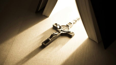 Crucifix in Light and Reflection wallpaper