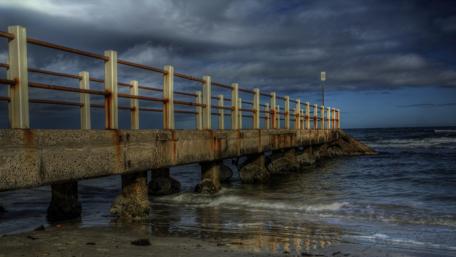 Twilight Serenity Over the Pier wallpaper