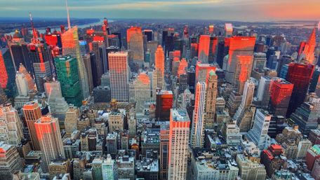 Vibrant Cityscape at Dusk wallpaper