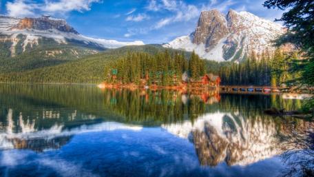 Emerald Lake - Yoho National Park wallpaper