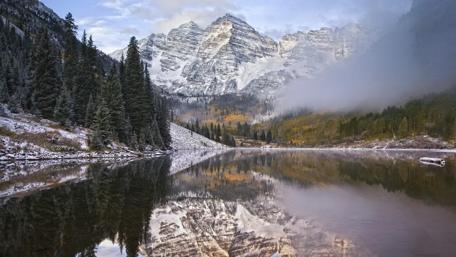 Foggy Maroon Bells wallpaper