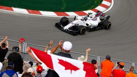 Racing Passion of Canadian Fans in F1 Grand Prix wallpaper