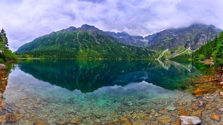 Serene Reflection in Marine Eye Lake wallpaper