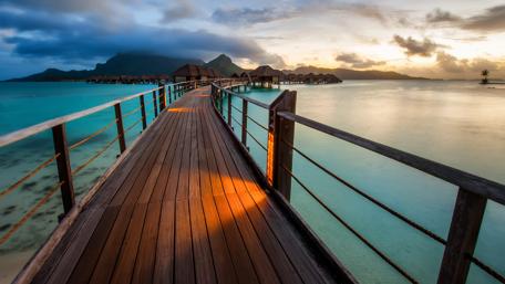 Tropical Escape on a Serene Pier wallpaper