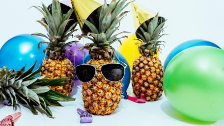 Pineapple Party Vibes wallpaper