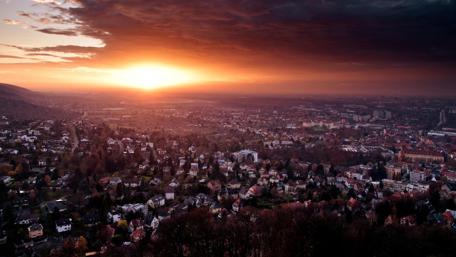 Stunning Sunset Over Cityscape wallpaper