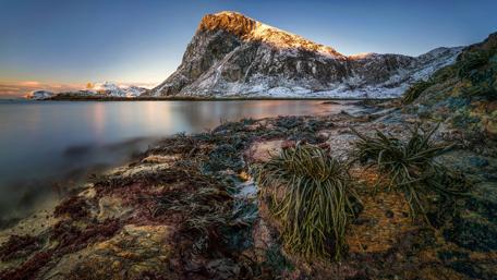 Kvalvika beach - Norway wallpaper