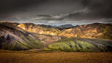 Majestic Sunset Over Landmannalaugar Mountains wallpaper