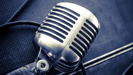 Vintage Microphone Beauty in Music Artistry wallpaper