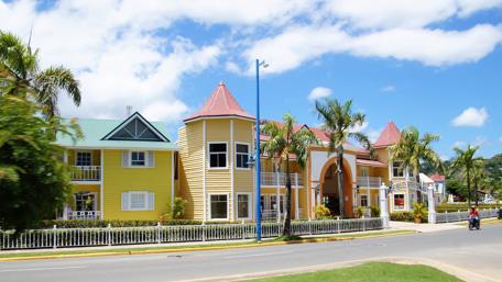 Vibrant Dominican Cityscape in 4K Clarity wallpaper