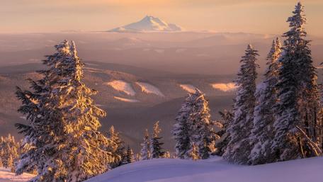 Majestic Winter Mountain Scene wallpaper