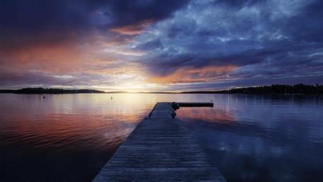 Tranquil Evening by the Pier wallpaper