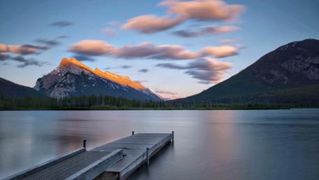 Sunset Serenity over Mountain Lake wallpaper